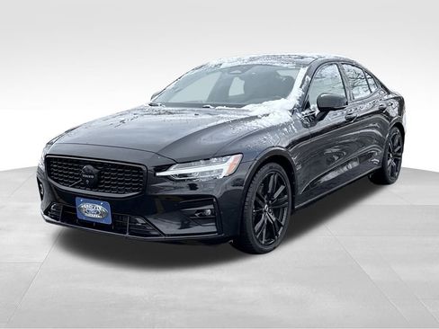 Used 2024 Volvo S60 B5 Plus image 2