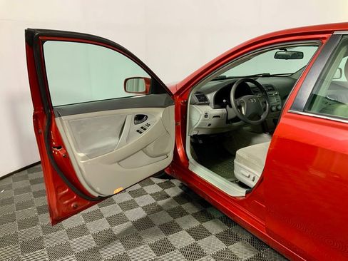 Used 2010 Toyota Camry image 15