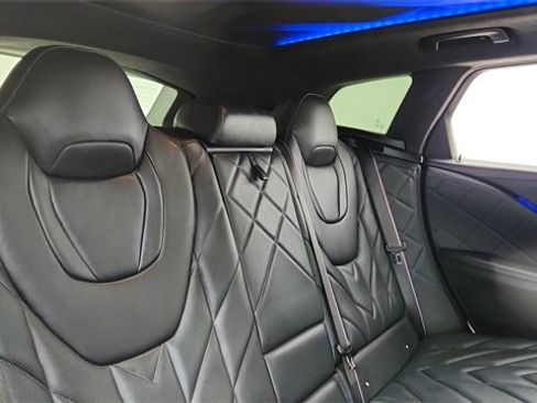 Used 2023 BMW XM Base image 24