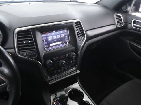Used 2018 Jeep Grand Cherokee Laredo AWD/4WD image 24