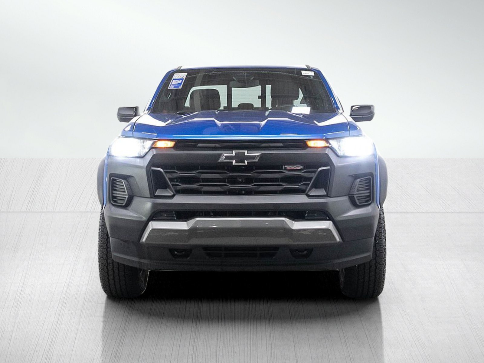 Used 2023 Chevrolet Colorado Trail Boss w/ Technology Package AWD/4WD image 9