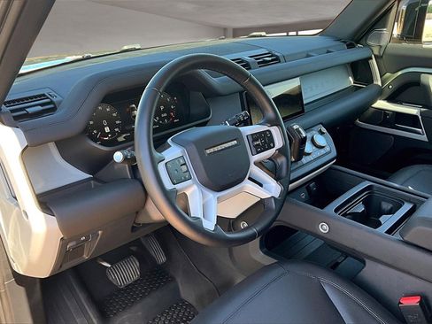 Used 2024 Land Rover Defender 110 S image 13