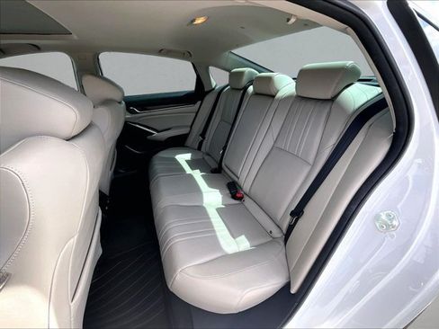 Used 2021 Honda Accord Touring image 25
