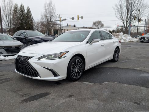 Certified 2025 Lexus ES 350 w/ Premium Package image 7