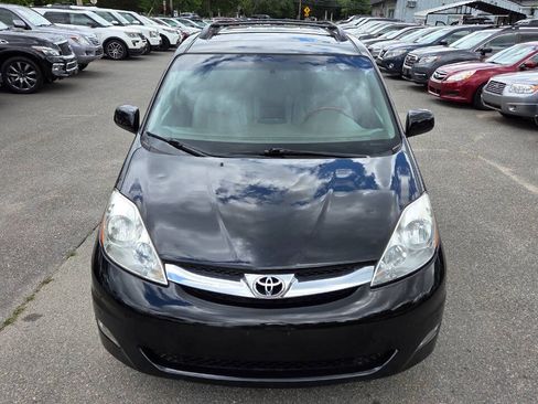 Used 2008 Toyota Sienna AWD image 3