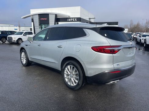 Used 2019 Buick Enclave Essence image 3