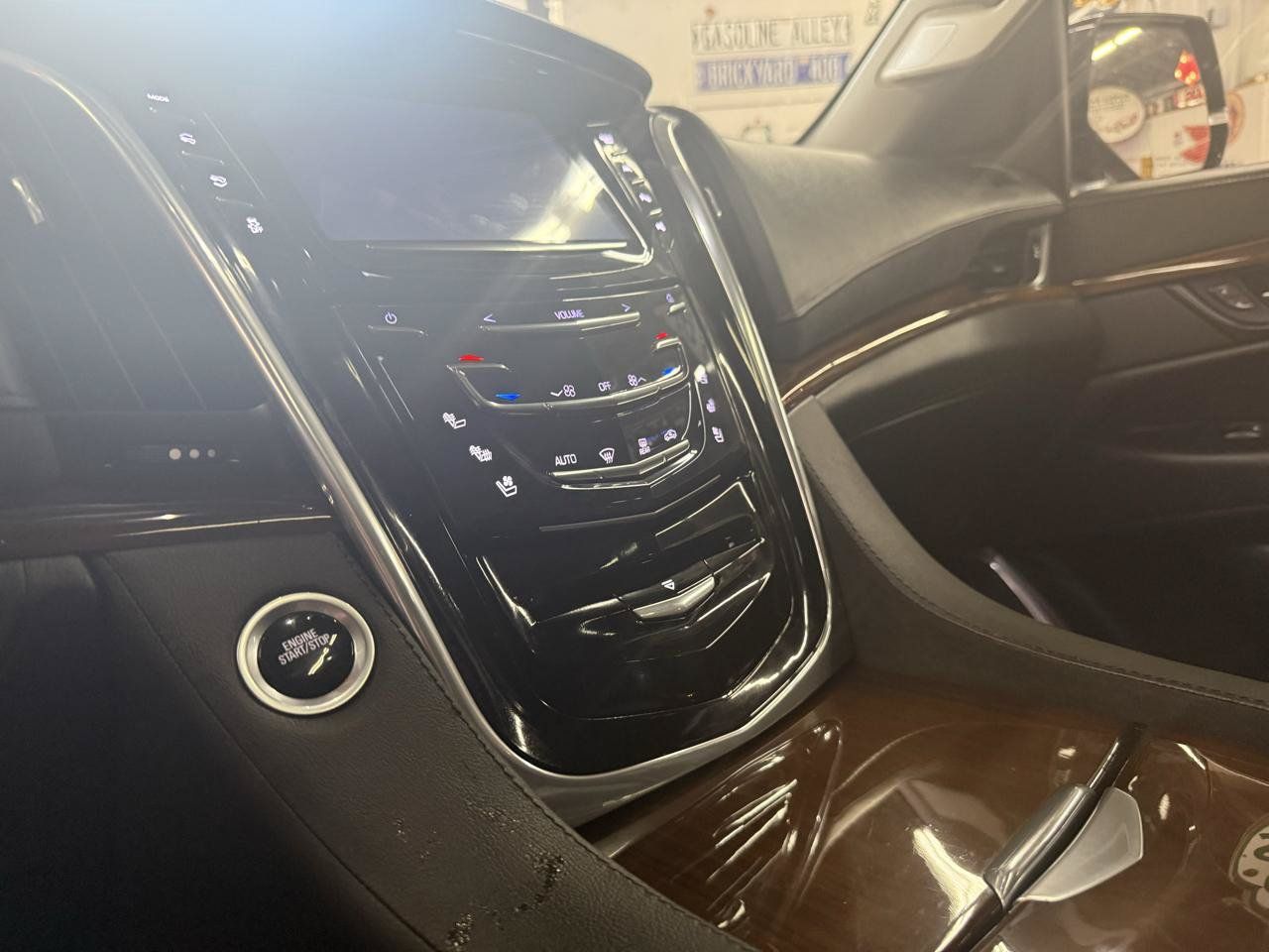 Used 2020 Cadillac Escalade Luxury AWD/4WD image 15