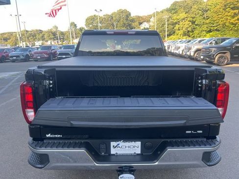 New 2026 GMC Sierra 1500 SLE image 9