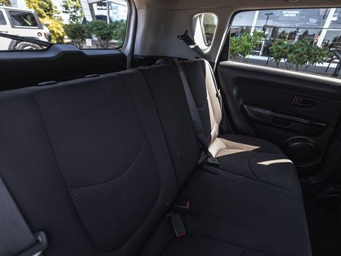 Used 2012 Kia Soul FWD image 22