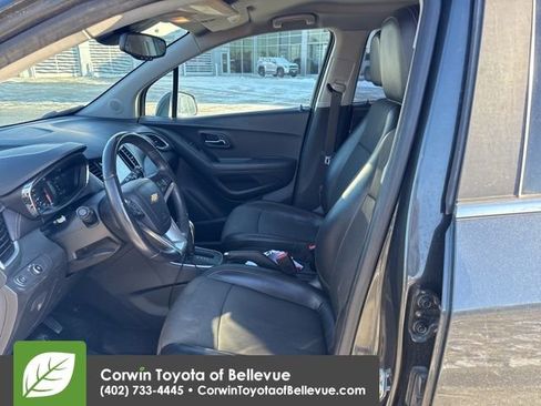 Used 2018 Chevrolet Trax LT w/ LT Convenience Package image 37