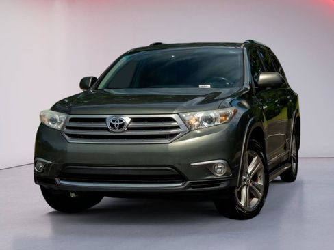 Used 2012 Toyota Highlander Limited w/ Tow Pkg FWD image 1