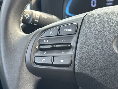 Used 2025 Hyundai Venue SEL FWD image 24