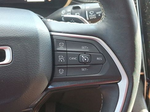 Used 2022 Jeep Grand Cherokee L Laredo w/ Luxury Tech Group I image 22