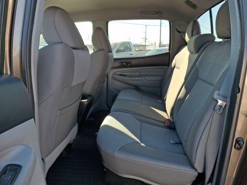 Used 2015 Toyota Tacoma 4x4 Double Cab w/ TRD Sport Package image 10