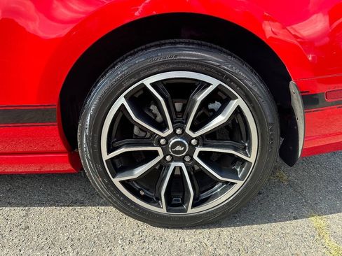 Used 2013 Ford Mustang GT Premium w/ Comfort Pkg RWD image 9