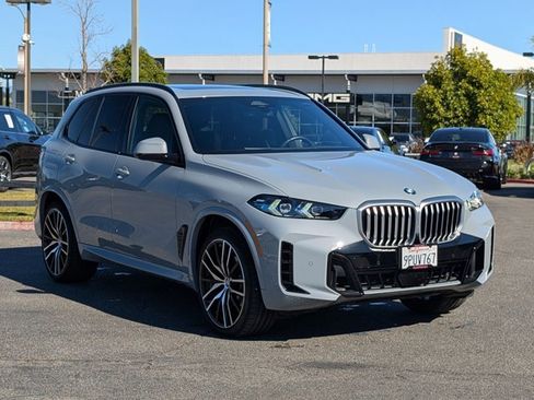 Certified 2025 BMW X5 sDrive40i w/ M Sport Package image 3