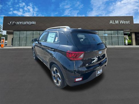 New 2026 Hyundai Venue SEL FWD image 8