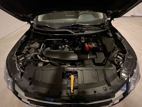 Used 2024 Nissan Rogue S image 24