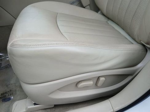 Used 2017 INFINITI QX50 Journey w/ Premium Package image 19