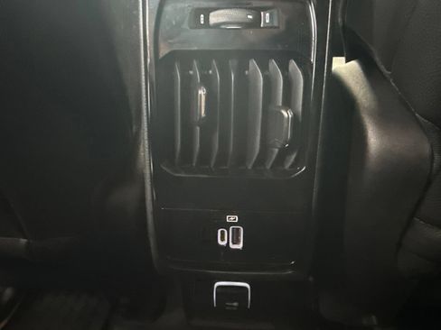 Used 2025 Jeep Compass Latitude w/ Convenience Group AWD/4WD image 12