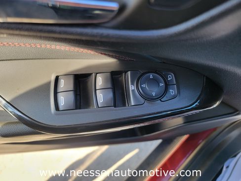 Used 2024 Chevrolet Trax RS w/ Sunroof Package image 15