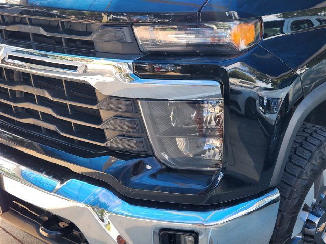 Used 2024 Chevrolet Silverado 2500 LT w/ Texas Edition AWD/4WD image 8