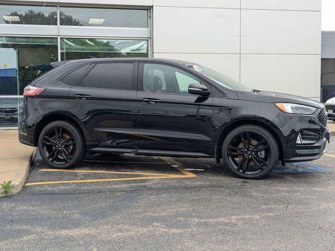 Used 2019 Ford Edge ST w/ Equipment Group 401A AWD/4WD image 2