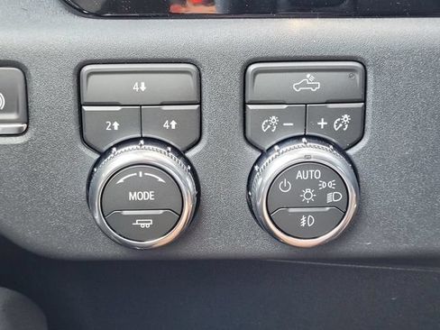 New 2026 GMC Sierra 2500 SLE w/ SLE Value Package; AWD/4WD image 18