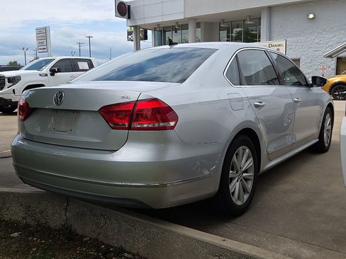 Used 2012 Volkswagen Passat 2.5 SEL FWD image 3