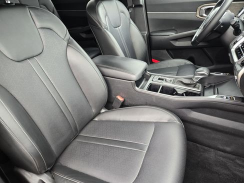 Used 2021 Kia Sorento EX w/ Panoramic Sunroof Package image 19