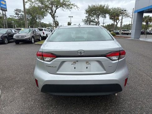 Used 2023 Toyota Corolla LE image 5