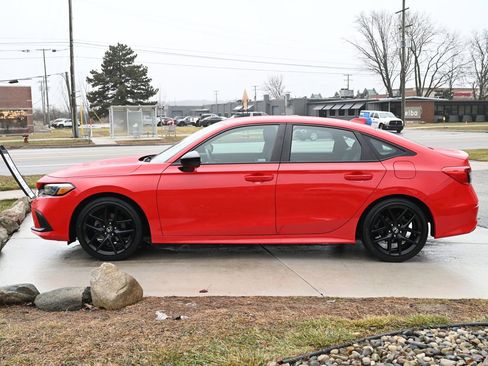 Used 2023 Honda Civic Sport image 8