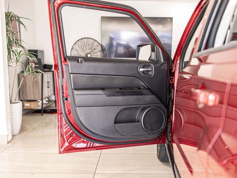 Used 2015 Jeep Patriot High Altitude image 27