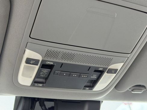 Used 2018 Acura MDX SH-AWD image 31