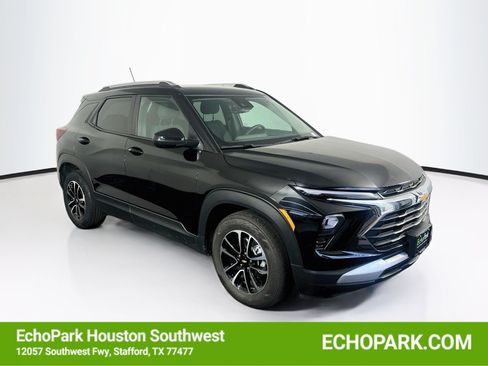 Used 2025 Chevrolet TrailBlazer LT FWD image 1