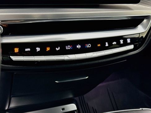 Used 2024 Cadillac Lyriq Luxury AWD/4WD image 16