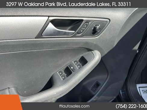 Used 2017 Volkswagen Jetta SE FWD image 20