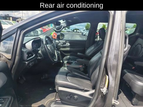 Used 2019 Chrysler Pacifica Touring-L Plus w/ S Appearance Package FWD image 14