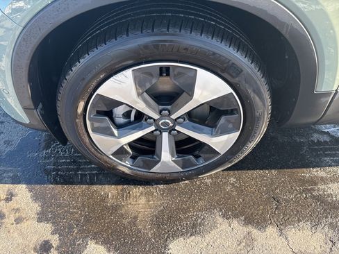 Certified 2025 Volvo XC40 B5 Plus image 13