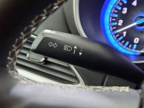 Used 2024 Chrysler Pacifica Touring-L image 26