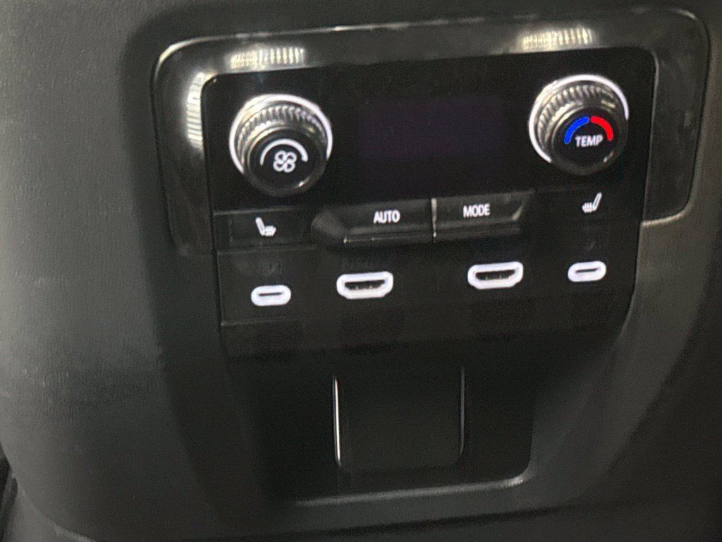 Used 2024 GMC Yukon Denali w/ Max Trailering Package AWD/4WD image 19