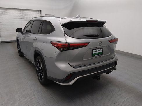 Used 2021 Toyota Highlander XSE FWD image 5