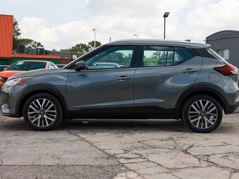 Used 2021 Nissan Kicks SV FWD image 4