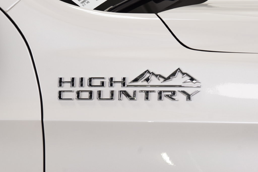 Used 2022 Chevrolet Tahoe High Country AWD/4WD image 14