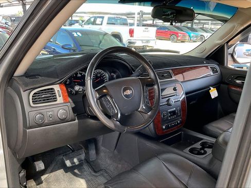 Used 2013 Chevrolet Tahoe LT image 16