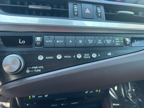Used 2021 Lexus ES 300h w/ Premium Package FWD image 26