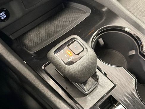 Used 2025 Nissan Rogue SV FWD image 19