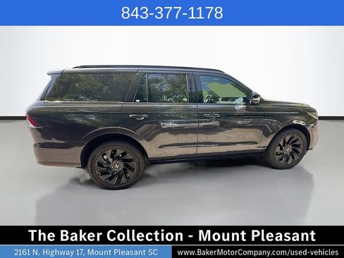 Used 2025 Lincoln Navigator Reserve w/ Jet Appearance Package AWD/4WD image 4