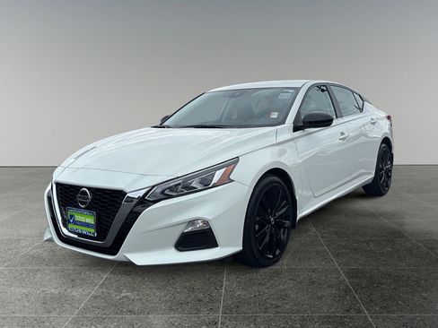 Used 2021 Nissan Altima 2.5 SR image 3