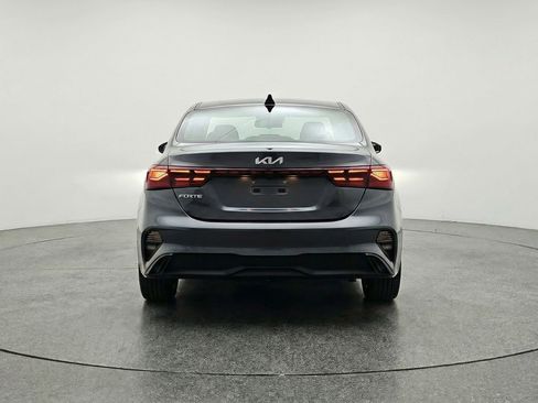 Used 2024 Kia Forte LXS FWD image 7